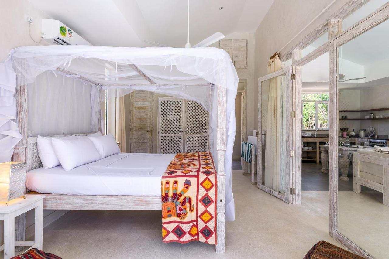 Saffron Villas เดียนีบีช ภายนอก รูปภาพ
