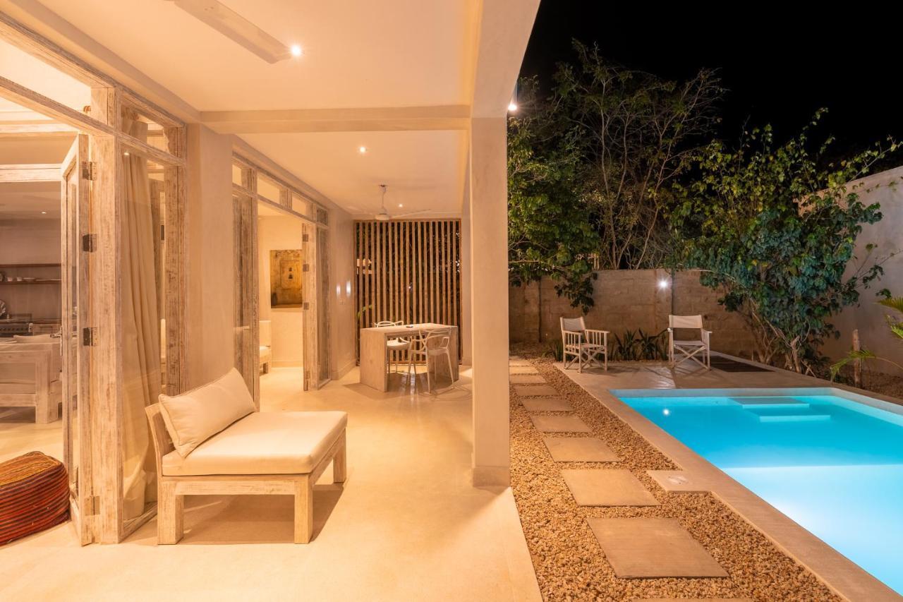 Saffron Villas เดียนีบีช ภายนอก รูปภาพ