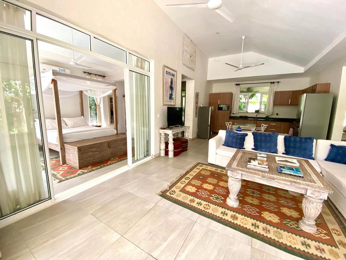Saffron Villas เดียนีบีช ภายนอก รูปภาพ