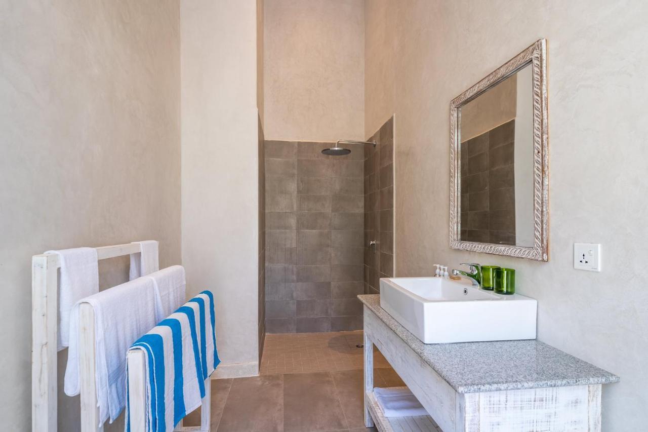 Saffron Villas เดียนีบีช ภายนอก รูปภาพ
