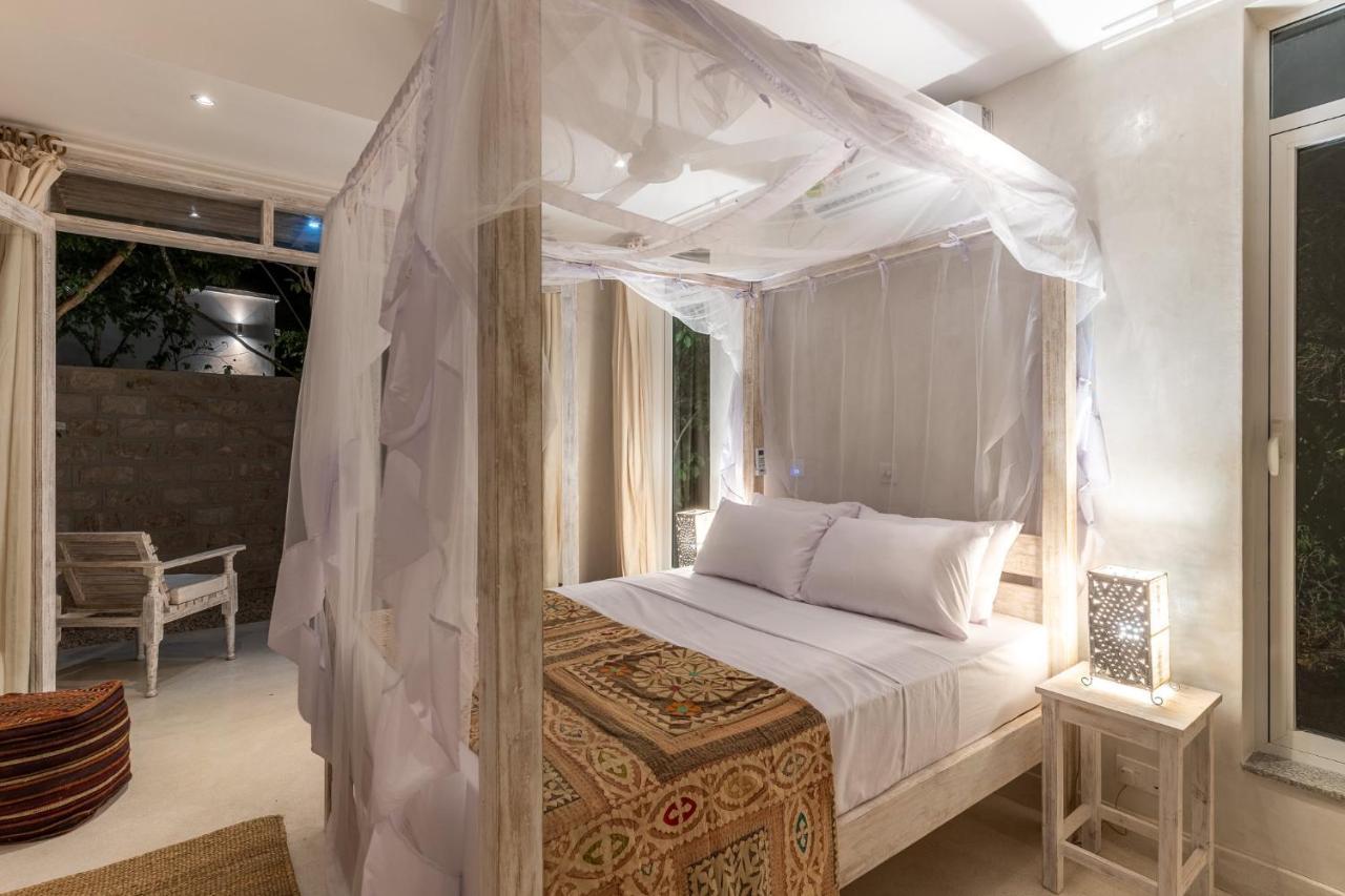 Saffron Villas เดียนีบีช ภายนอก รูปภาพ