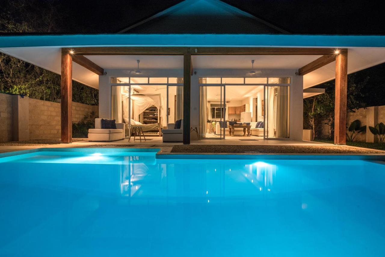 Saffron Villas เดียนีบีช ภายนอก รูปภาพ