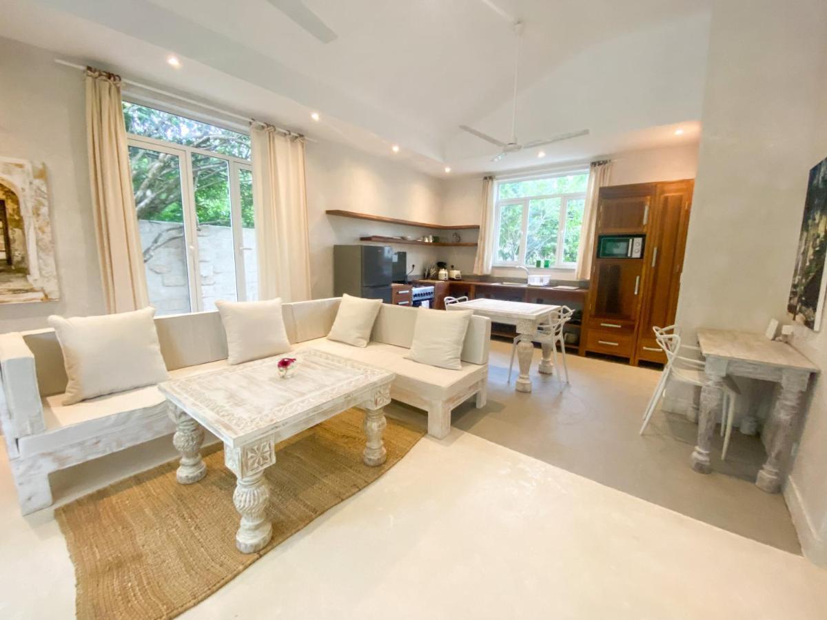 Saffron Villas เดียนีบีช ภายนอก รูปภาพ