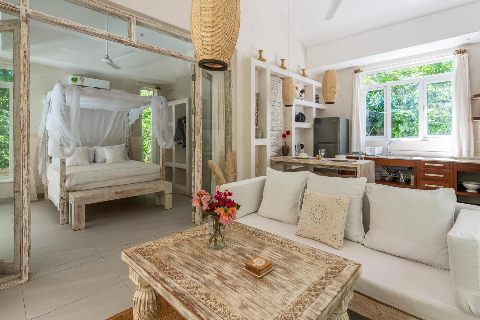 Saffron Villas เดียนีบีช ภายนอก รูปภาพ