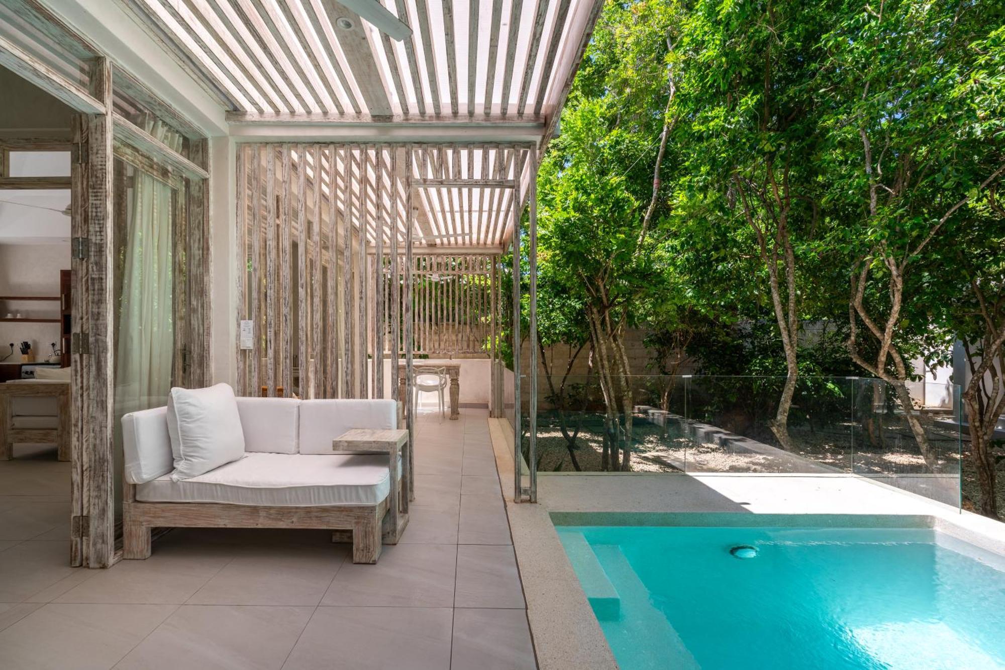 Saffron Villas เดียนีบีช ภายนอก รูปภาพ